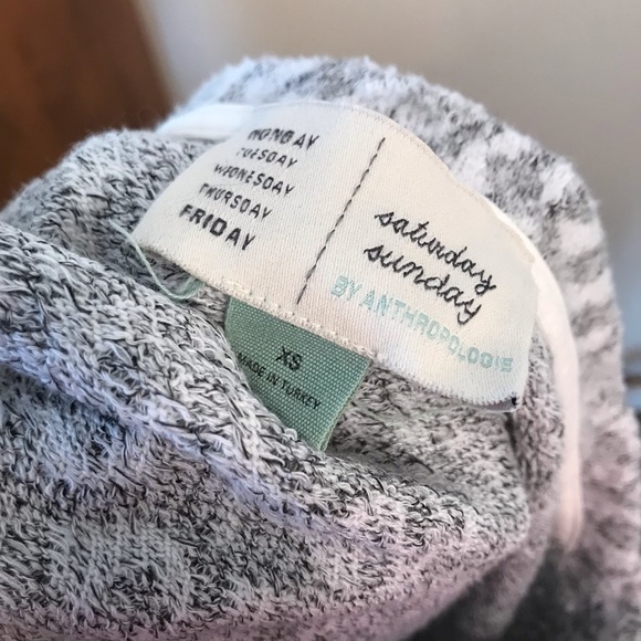 Saturday Sunday Anthropologie Gray White Leopard Print Pullover Sweater Size XS - Picture 14 of 15